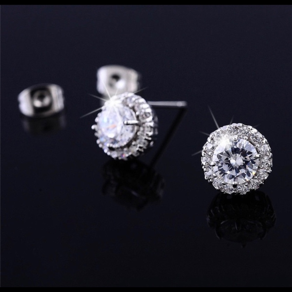 18k White Gold Diamond Earrings